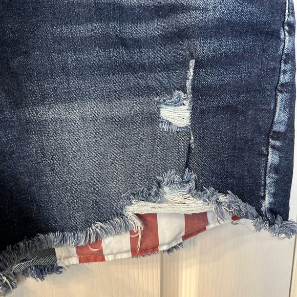 KanCan | Womens 22 High Rise Ripped Distressed Americana Dark Wash 5 in Shorts - Picture 3 of 10